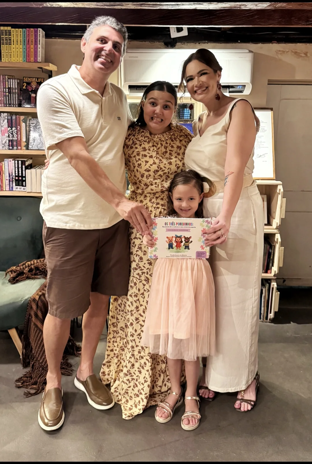 Família com o livro